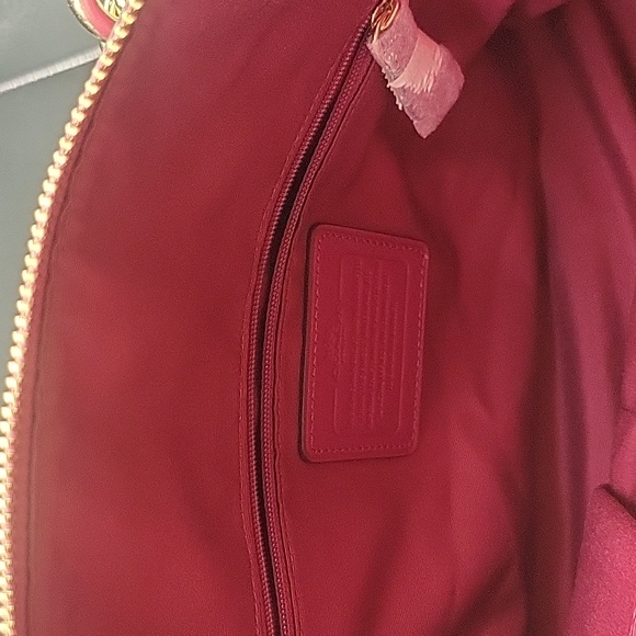 Coach Colette Leather Shoulder/Handbag, Fuchsia color, Soft Smooth Leather, NWT - Picture 4 of 10